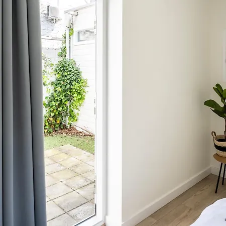 Spacious Family Eindhoven, Garden & Kitchen