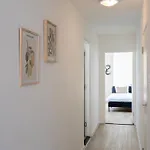 Family In Garden & Kitchen 에인트호번