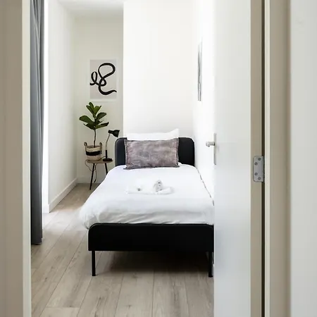 Vakantiehuis 3 House With Garden And Fast Wifi Eindhoven