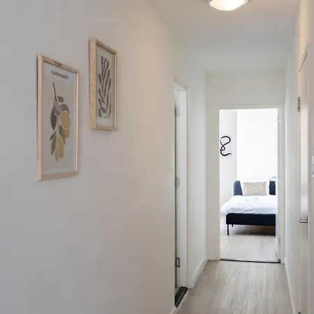 Spacious Family Eindhoven, Garden & Kitchen Hébergement de vacances