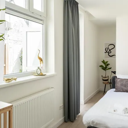 Family In Garden & Kitchen Eindhoven